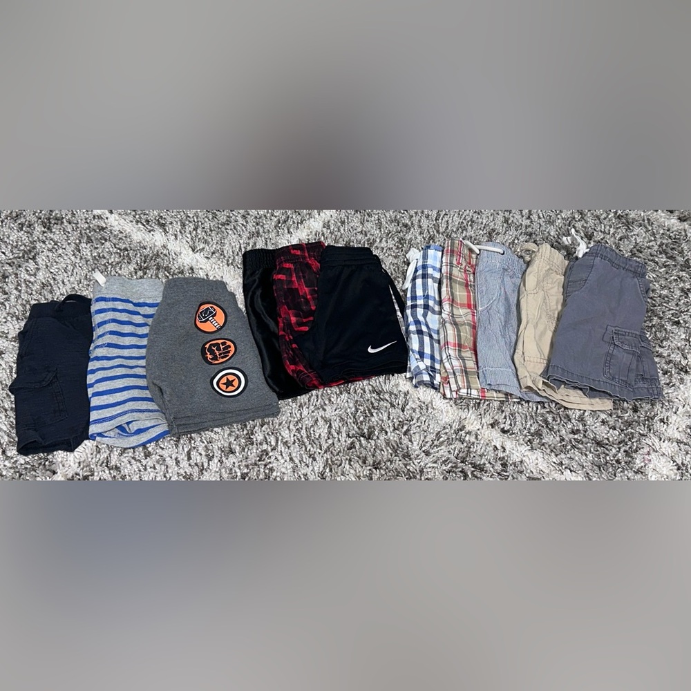 20 pairs of toddler boy shorts size 3T